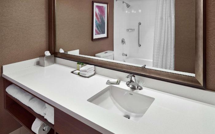 DoubleTree by Hilton West Edmonton