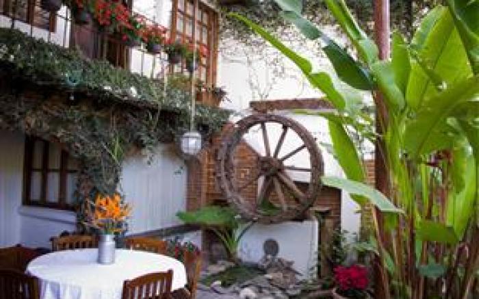 Meson De Leyendas Breakfast & Downtown