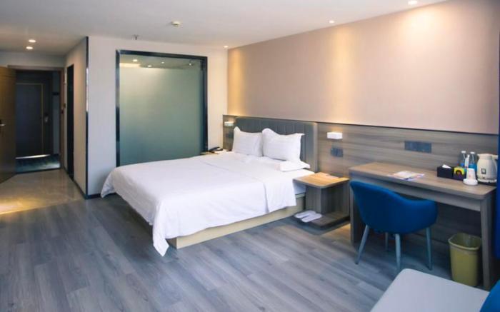 7 Days Inn Xingyi Pingdong Avenue