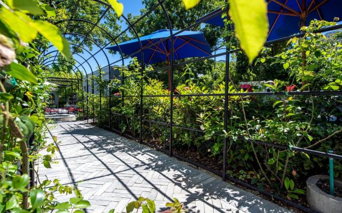 La Fontaine Guest House