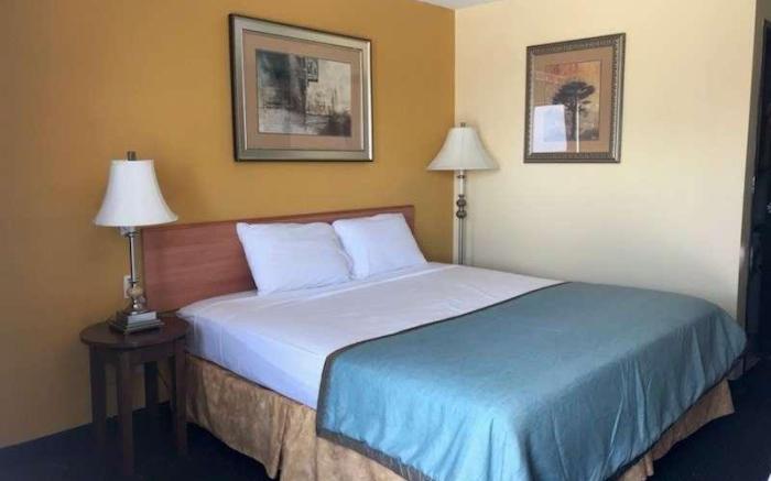Travelodge by Wyndham Albuquerque East