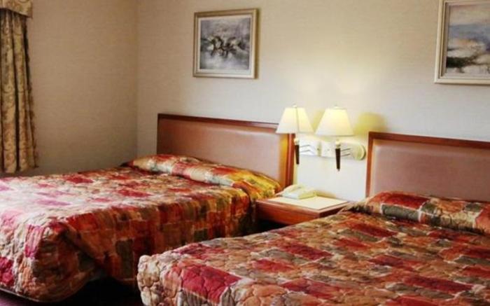 Metro Plaza Hotel
