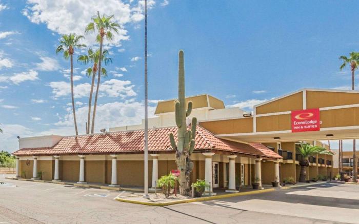 Studio 6 Suites Mesa, AZ – Near Downtown & Sloan Park