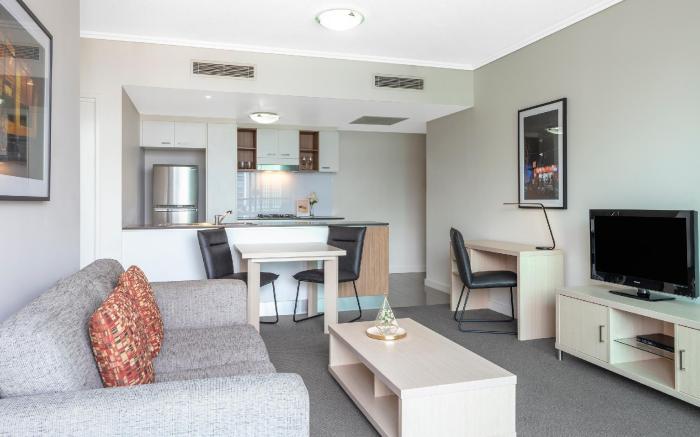 Oaks Brisbane on Charlotte Suites