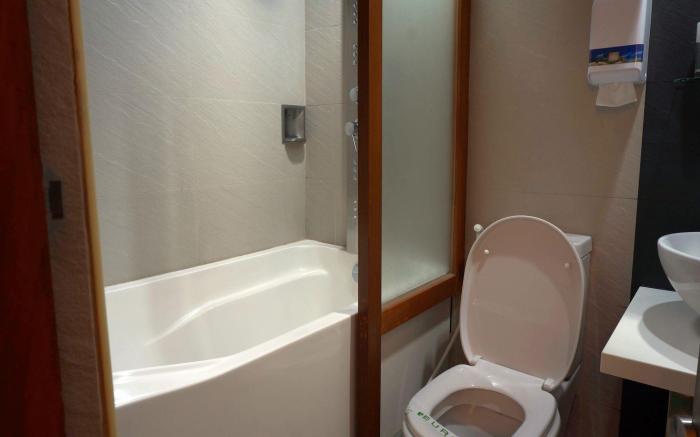 Eurotel Las Pinas Hotel