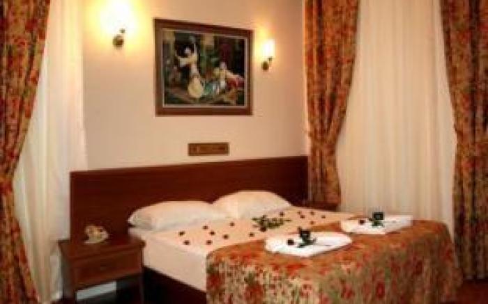 Triana Hotel