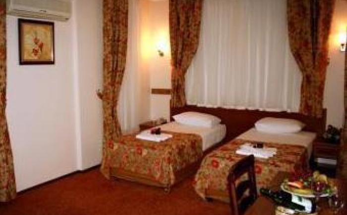 Triana Hotel