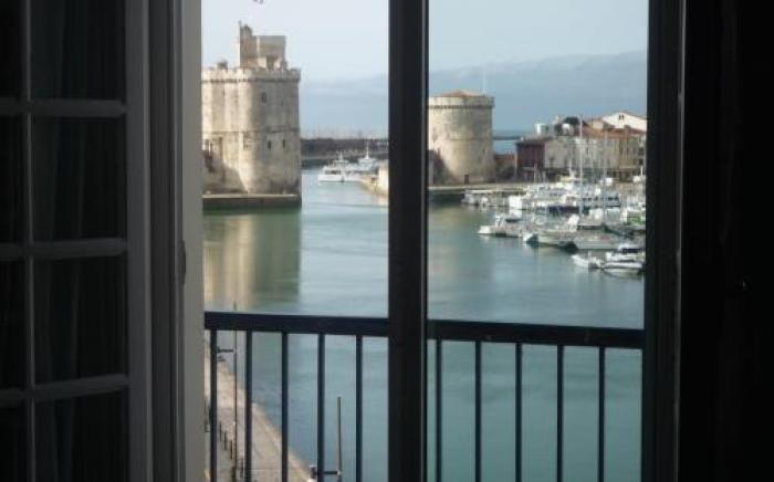 Tour de Nesle La Rochelle Vieux Port 3 etoiles