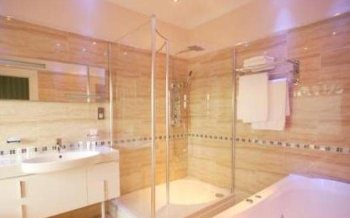 Brisbane House Hotel