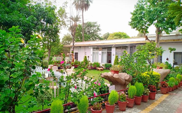 Toppers corner - A Boutique Garden Resort