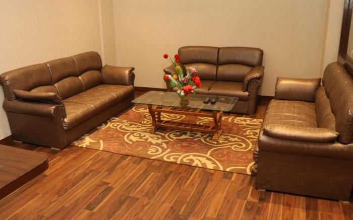 Hotel Lakhdatar