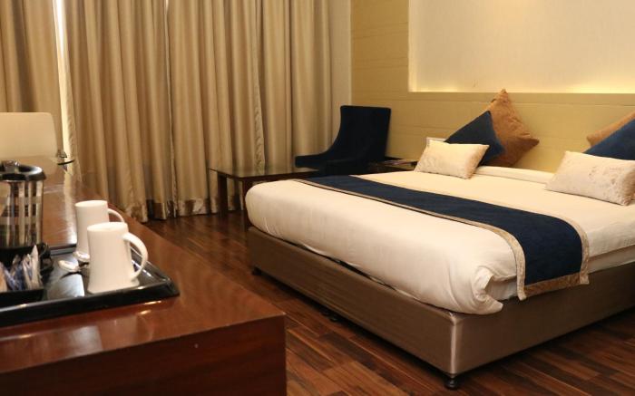 Hotel Lakhdatar