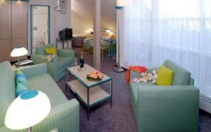 WESTSIDE Hotel