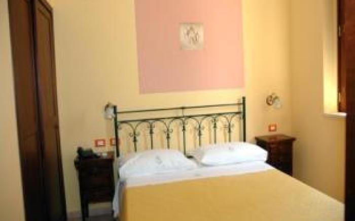 Hotel Columbia