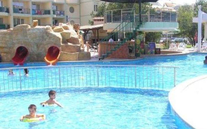 Sunny Day Club Hotel