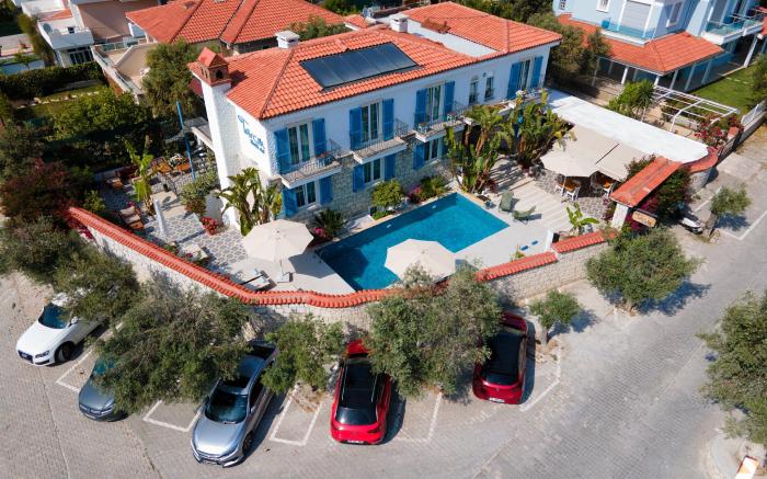 Tarcin Alacati Otel