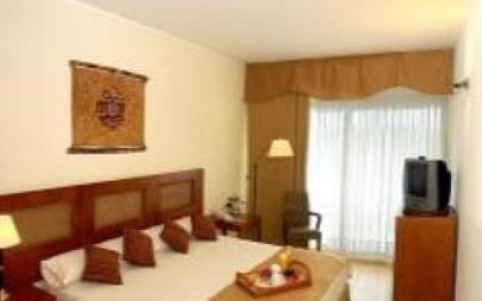 Hotel Raices Esturion