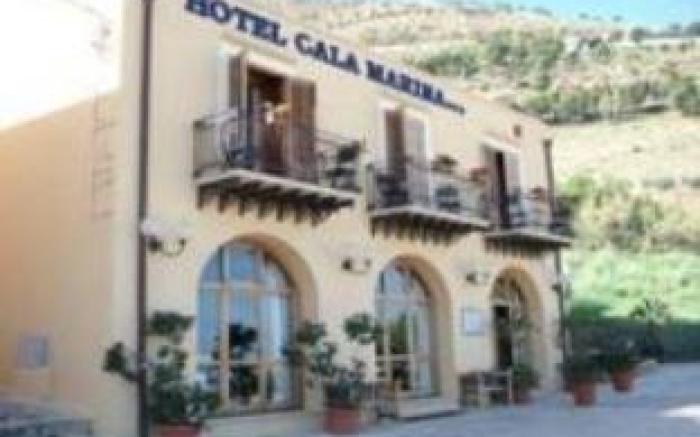 Hotel Cala Marina