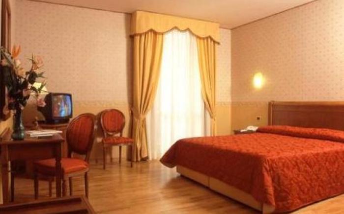 Hotel Holiday Sul Lago