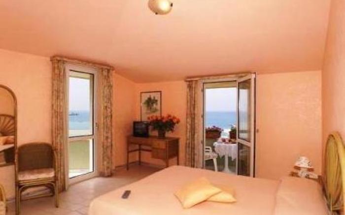 Hotel Mida