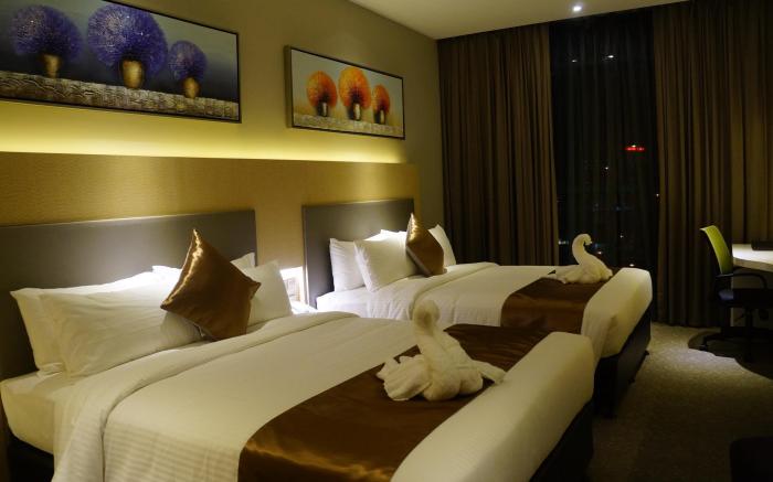 Greens Hotel & Suites