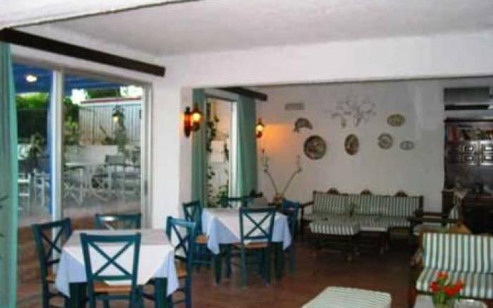 Knossos Hotel