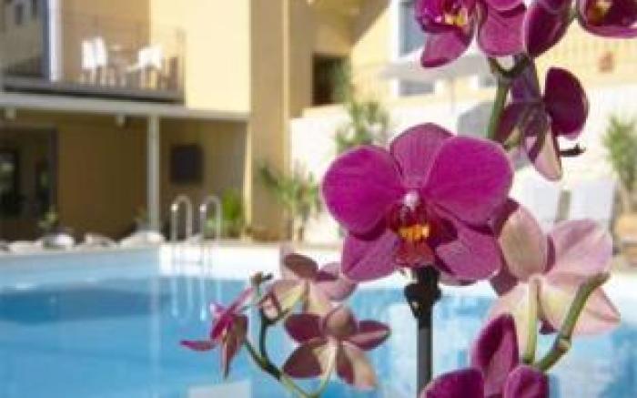 La Stella Suites