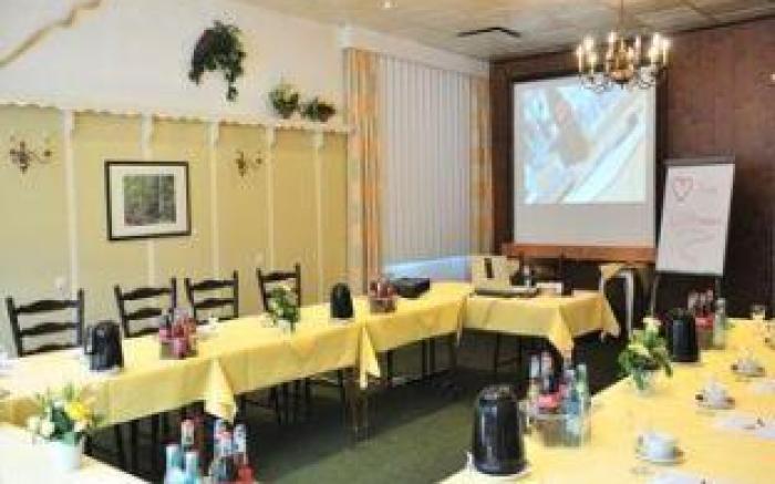 Akzent Hotel Zur Wasserburg - Hotel Garni bed & breakfast