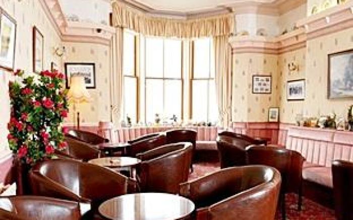 Delmont Hotel
