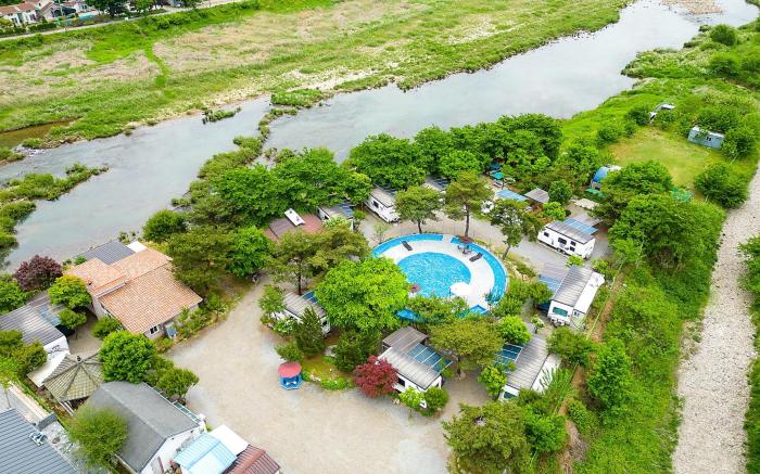 Gapeyong Donghwa Caravan