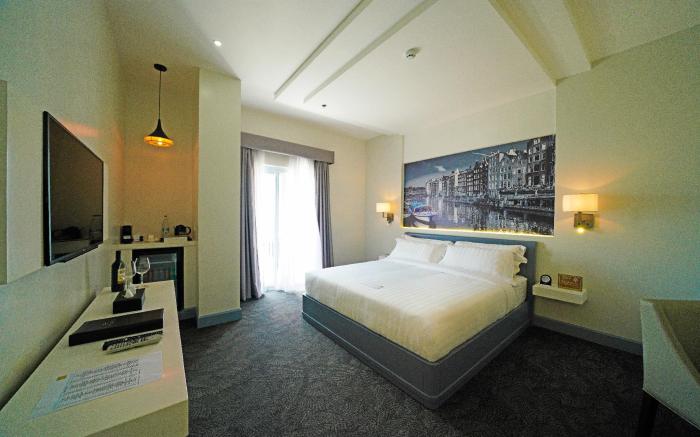 Hotel Carlito Tagaytay