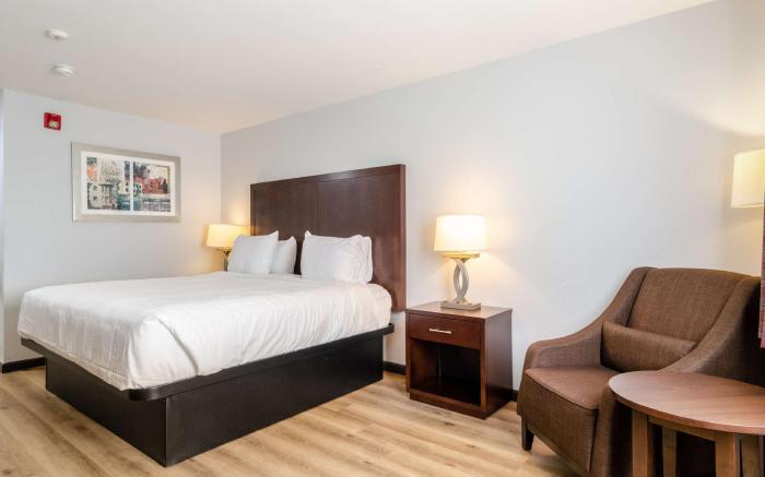 Red Lion Inn and Suites Des Moines