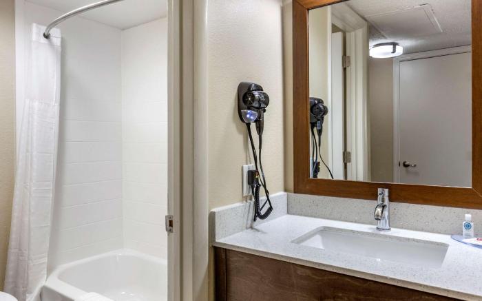 Comfort Inn & Suites Spring Lake - Fayetteville Near Fort Liberty