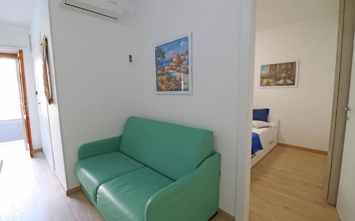 Holiday Apartment With Wi-fi, Air Conditioning And Balcony Pets Allowed