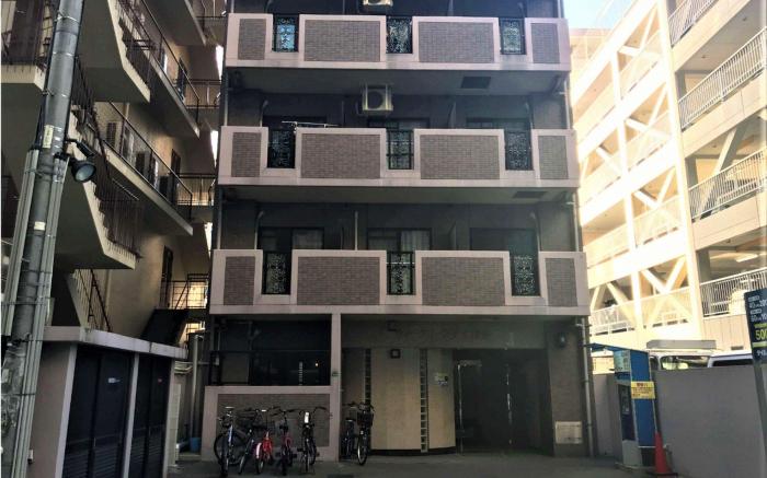 N.33 Hakata Sta. East