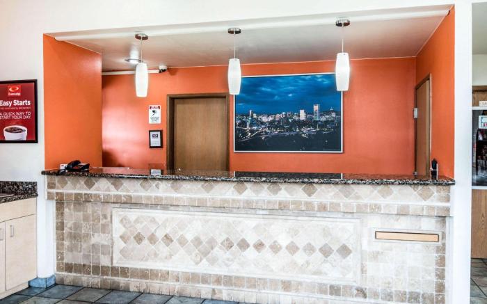 Econo Lodge Portland Airport