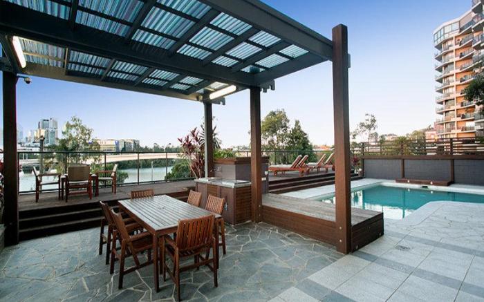 River Plaza Apartments