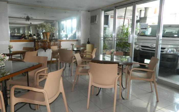 Nichols Airport Hotel