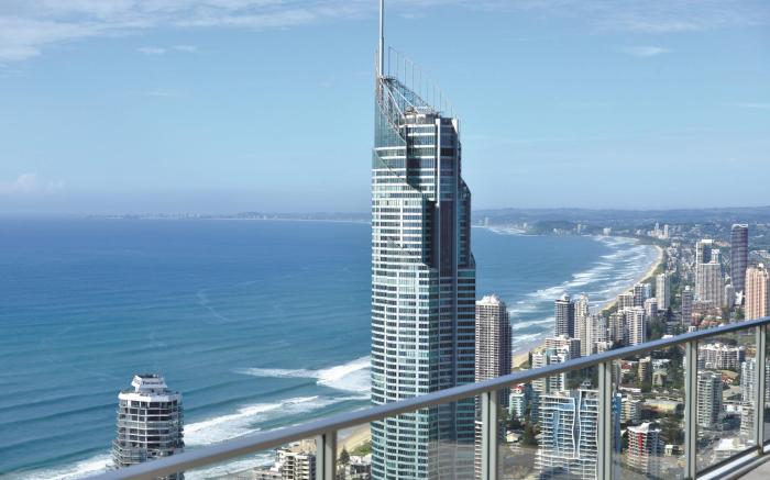 Mantra Circle on Cavill Surfers Paradise