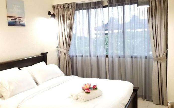 Deluxe PoolView Beach Batu Ferringhi 2 Rooms - 502