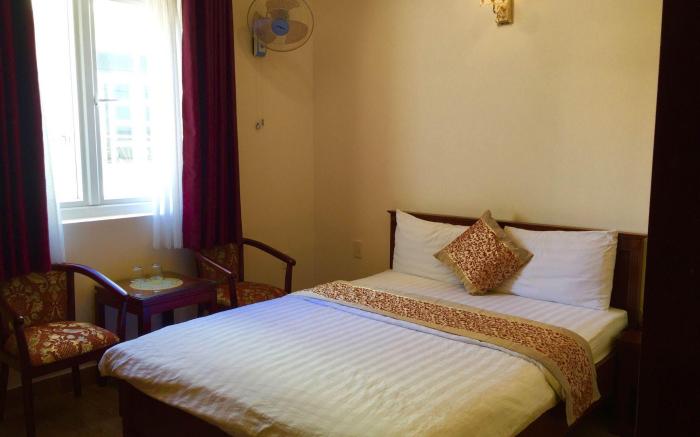 Huy Hoang Hotel - Tan Binh