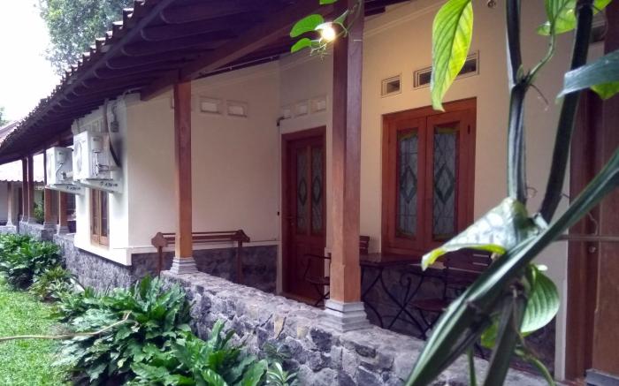 Omah Pitoe Guest House