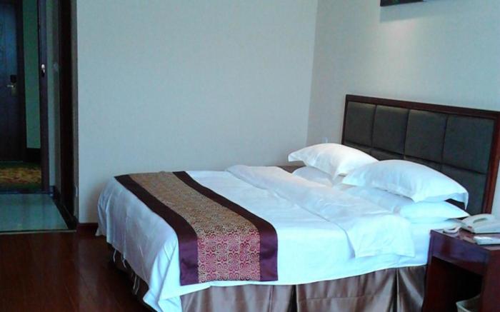 GreenTree Inn Luan Huoqiu Jianxing Road Express Hotel