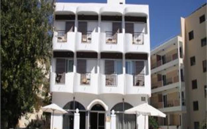 Captain's Hotel