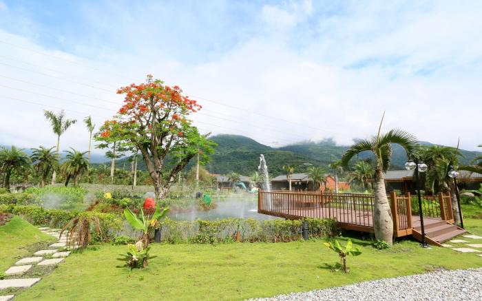 RUISUI PALM LAKES BED AND BREAKFAST