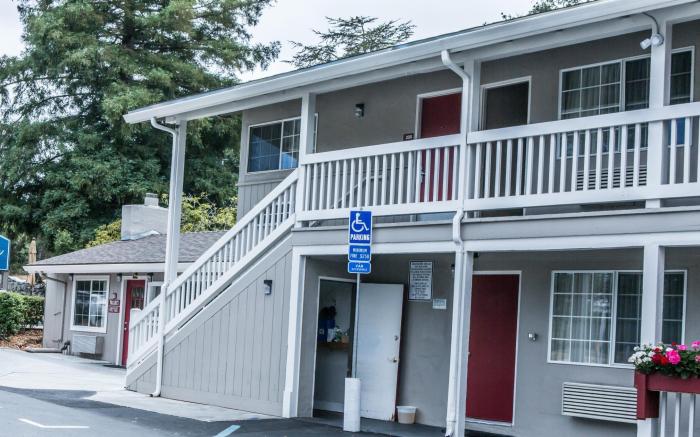 Pelican Inn Monterey CA