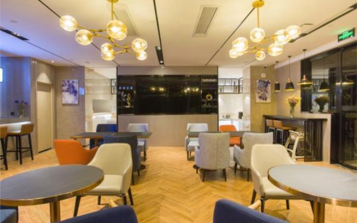 Echarm Hotel Xishuangbanna Gaozhuang Xingguang Night Market