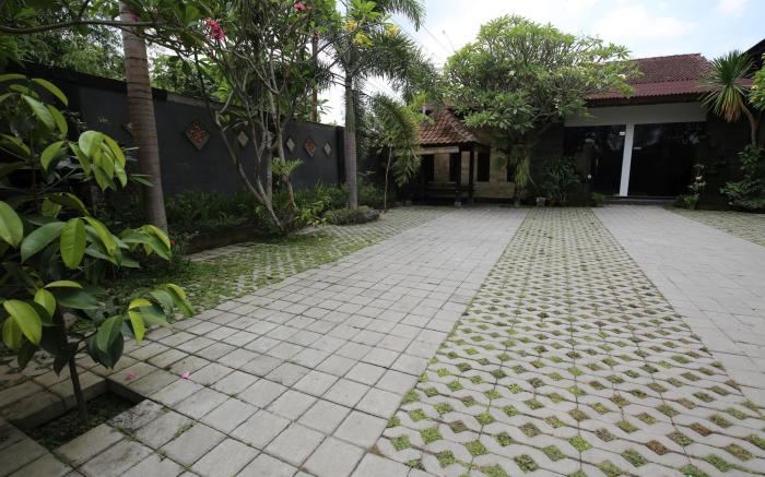 Adhya Guest House
