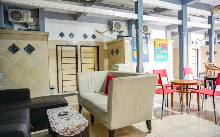 RedDoorz near Penimbangan Beach Singaraja