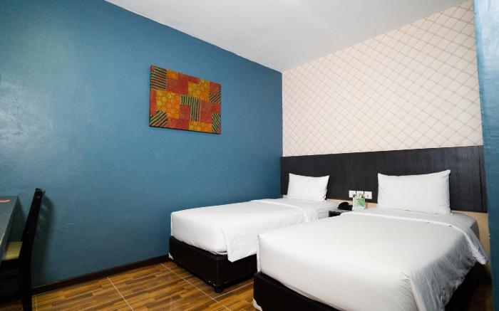 CREW EXPRESS Hotel